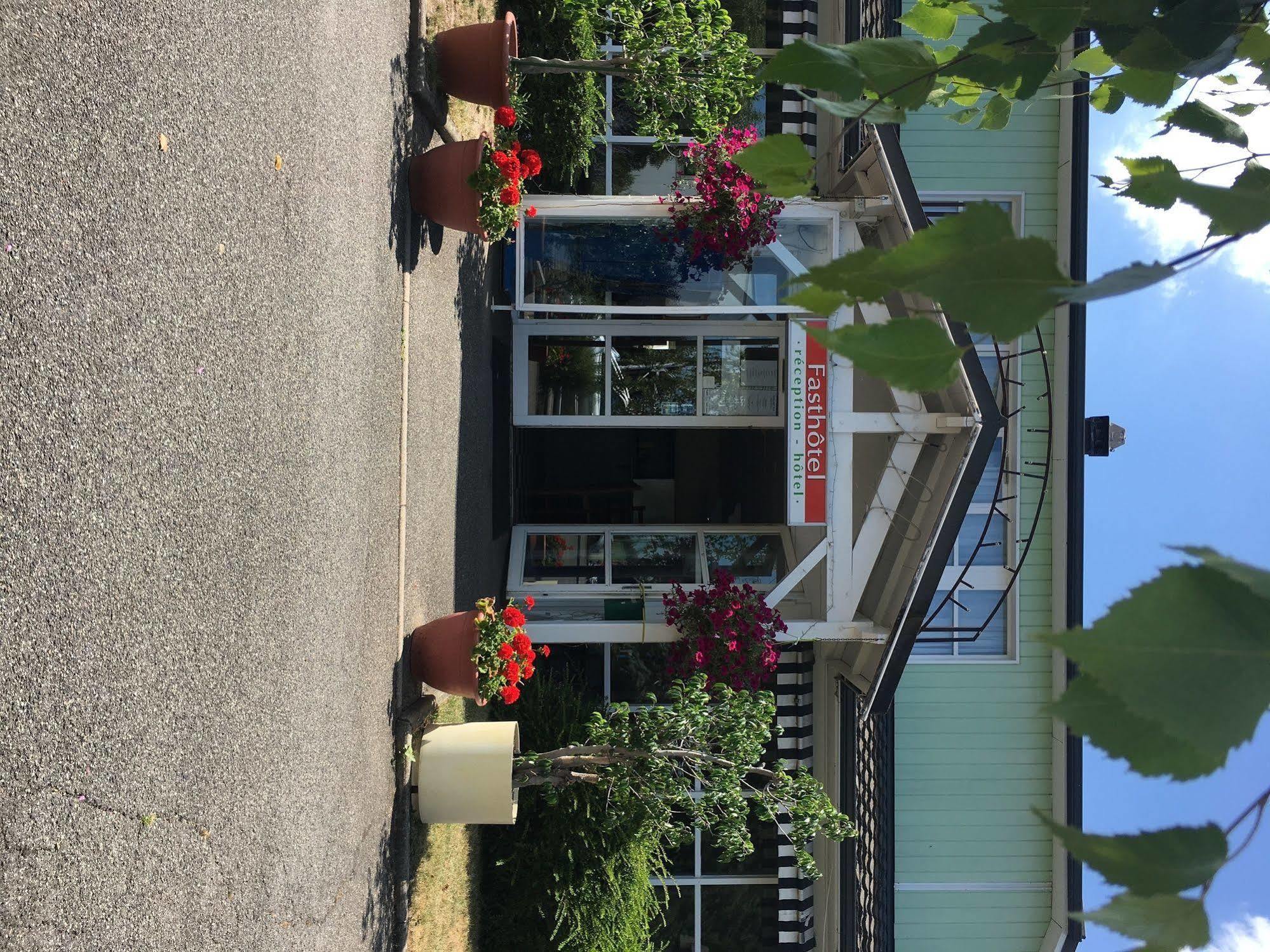 Fast Hotel Colmar Houssen Екстериор снимка