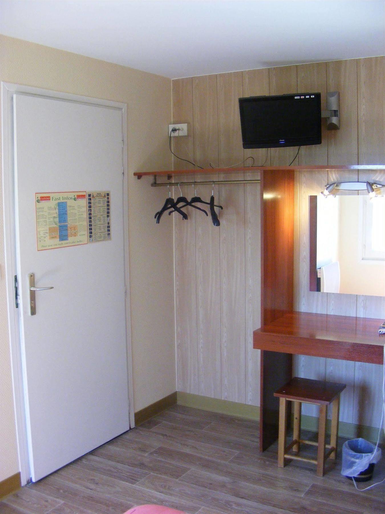 Fast Hotel Colmar Houssen Екстериор снимка